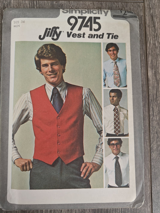 Simplicity 9745 Size 36