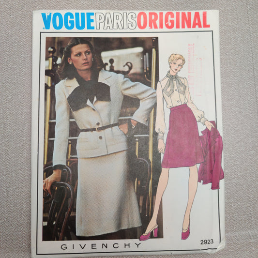 Vogue 2923 Givenchy Size 10