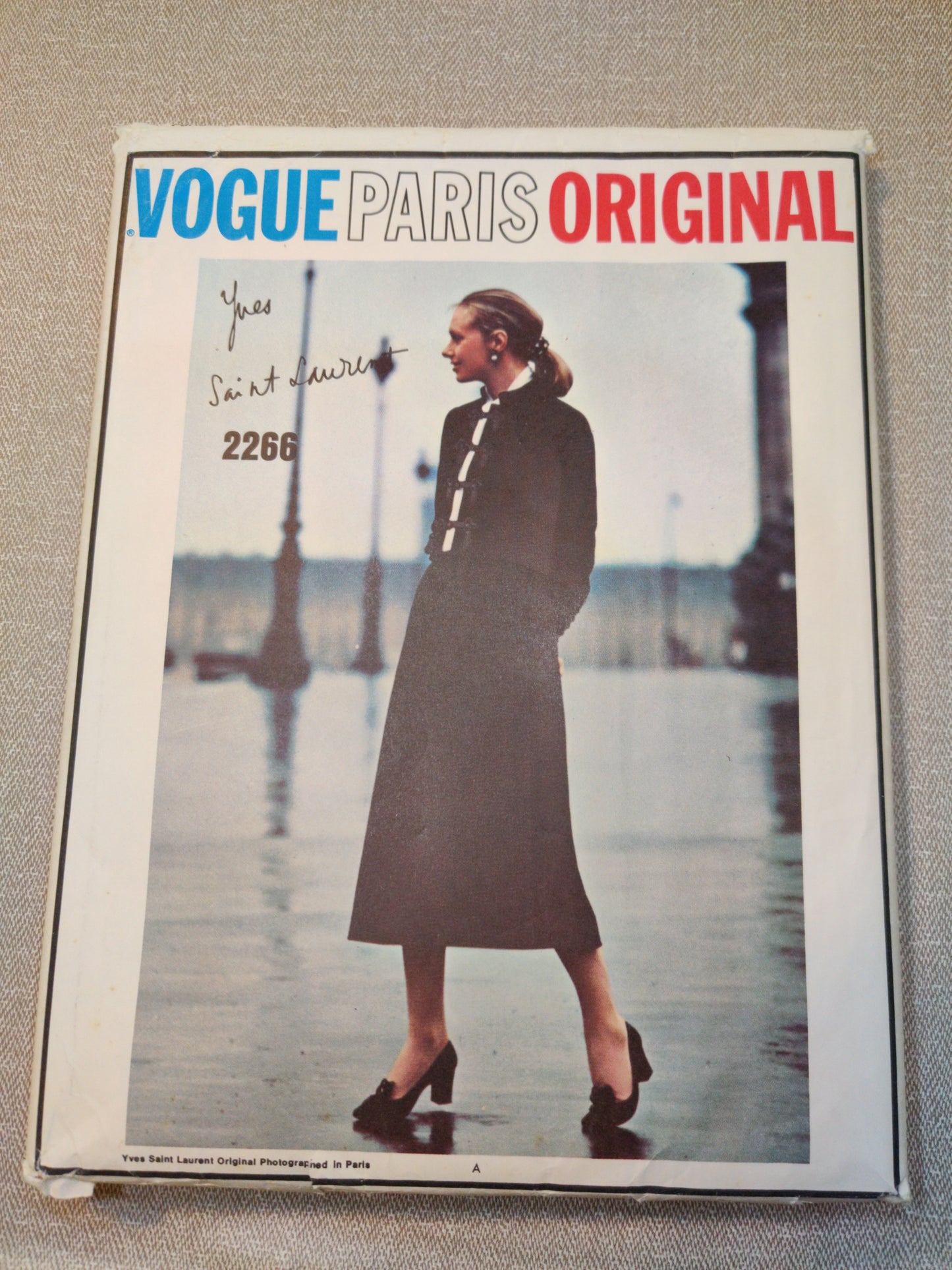 Vogue 2266 Yves Saint Laurent Size 10