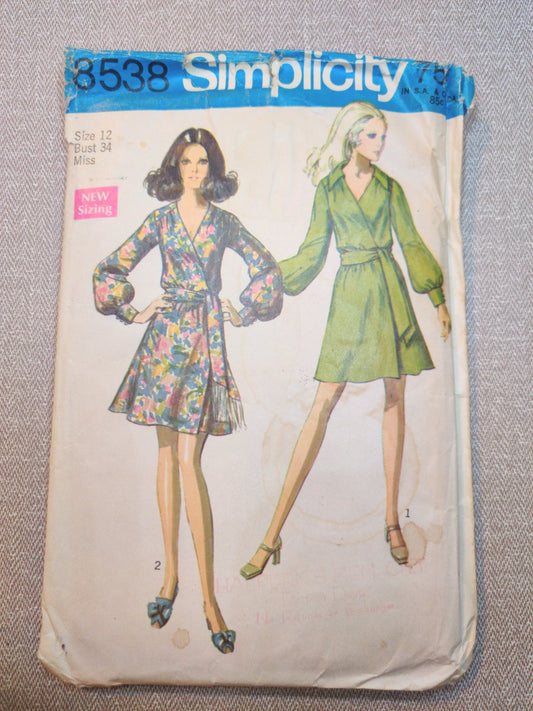 Simplicity 8538 Size 12 Bust 34