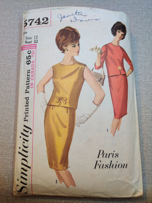 Simplicity 5742 Size 12 Bust 32